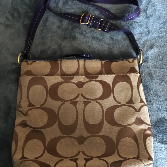 Navy & Tan Coach Crossbody - Picture 2 of 8